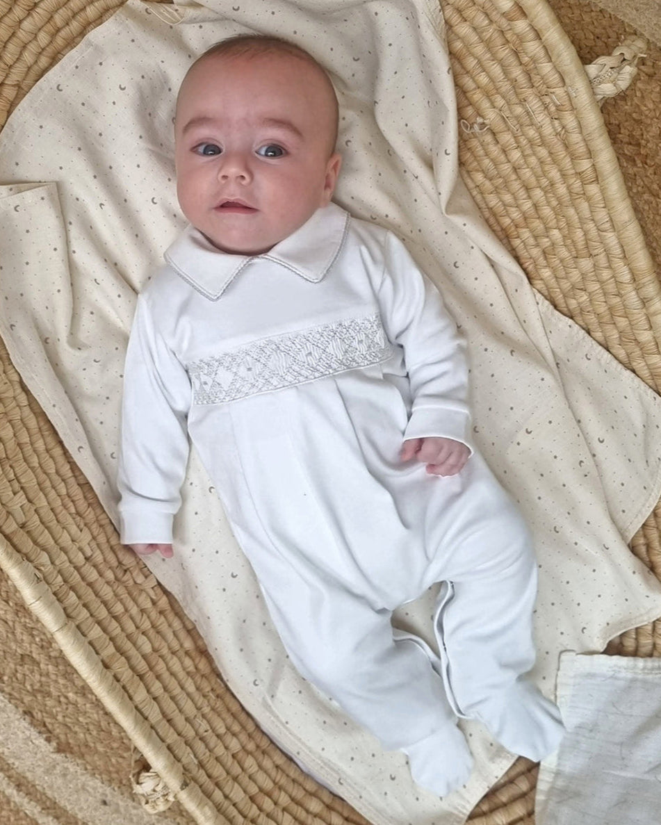 ENTERITO ROMBOS BORDADO GRIS