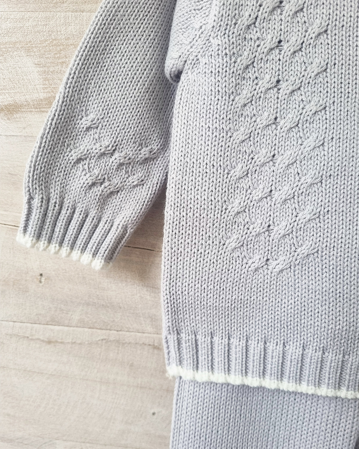 CONJUNTO BOTONES TEJIDO GRIS