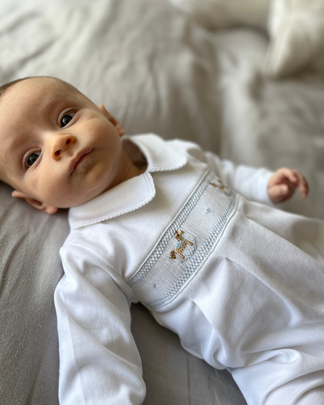 ENTERITO CABALLITO BORDADO BLANCO